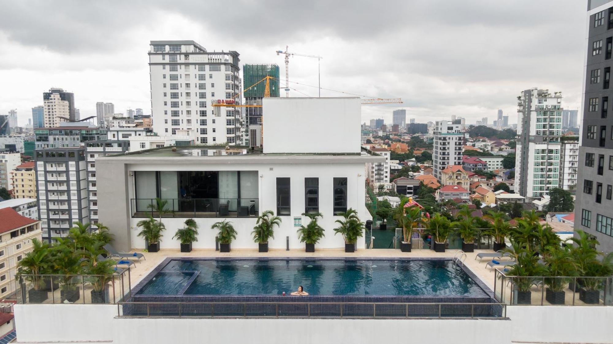 Mansion 51 Hotel & Apartment Phnom Penh Exterior photo